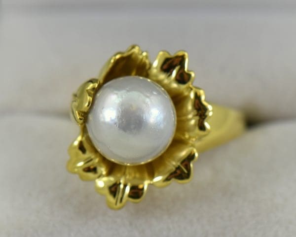 Estate 18kY Flower ring with 9mm Round Saltwater Pearl 1