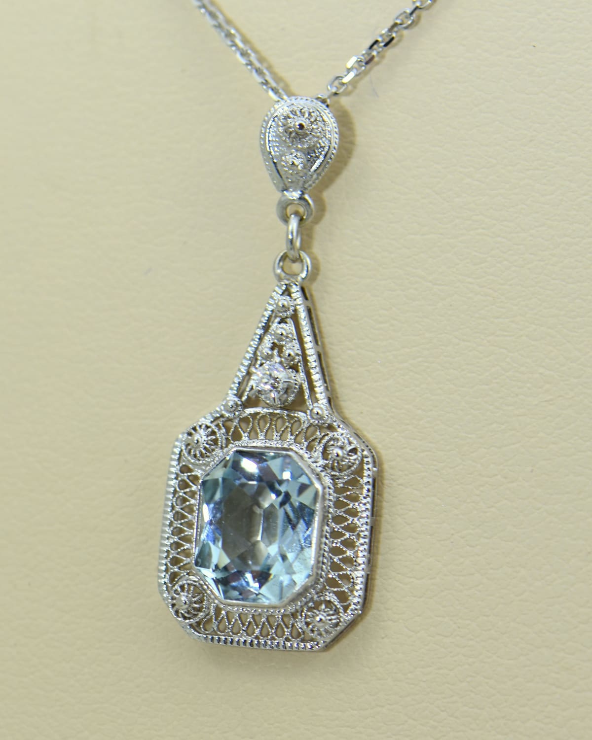 Art Deco Aquamarine Filigree Pendant | Exquisite Jewelry for Every ...