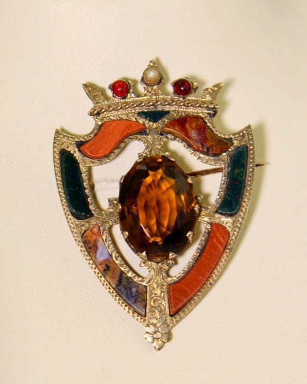 Scottish Agate Luckenbooth Brooch with Cairngorm 9k gold 4.JPG