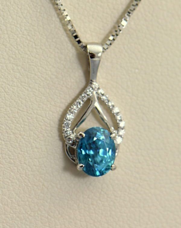 deep blue zircon pendant in white gold 2.JPG