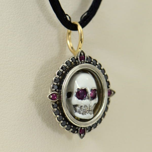 momento mori pendant enamel skull with ruby and black diamonds 3.JPG