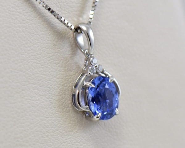 ceylon blue sapphire diamond pendant in white gold 2.JPG