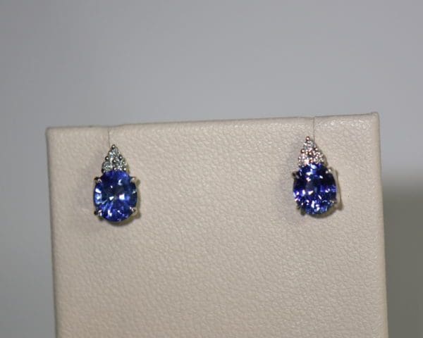 ceylon blue sapphire and diamond stud earrings white gold 4.JPG