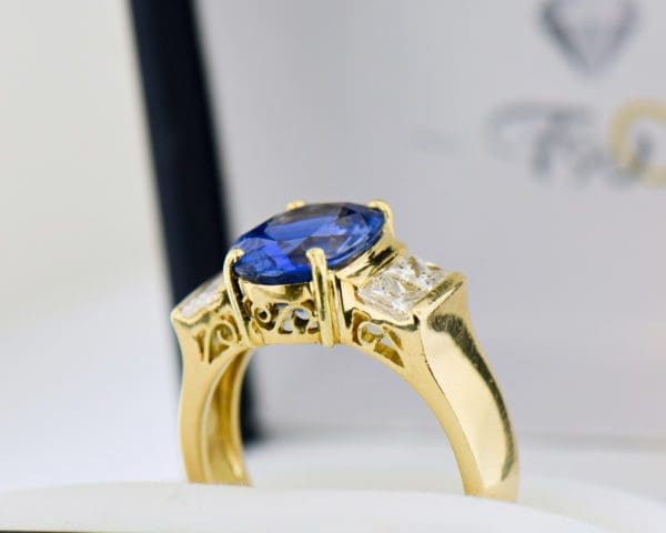 estate large gem ceylon sapphire and diamond ring 18k 2