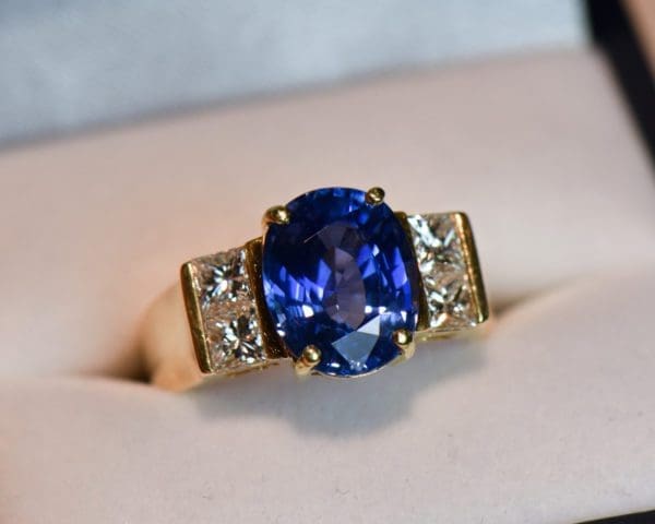 estate large gem ceylon sapphire and diamond ring 18k 4