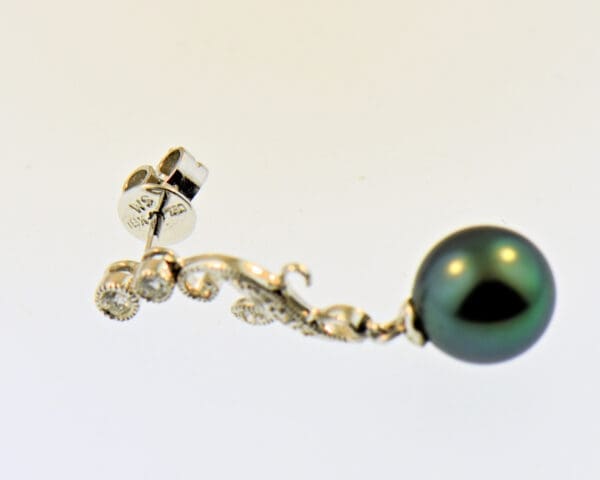 tahitian pearl and diamond pendant and earring set 4