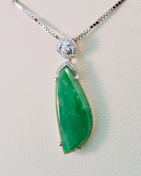 estate transparent green jade pendant omphacite jade