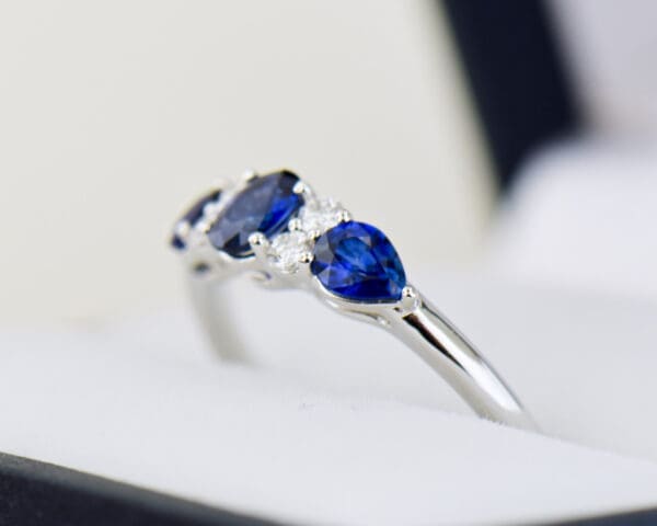 modern sapphire and diamond 5 stone ring 3