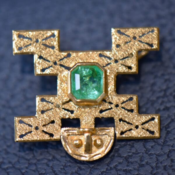 vintage colombian emerald incan pachamama gold brooch 4