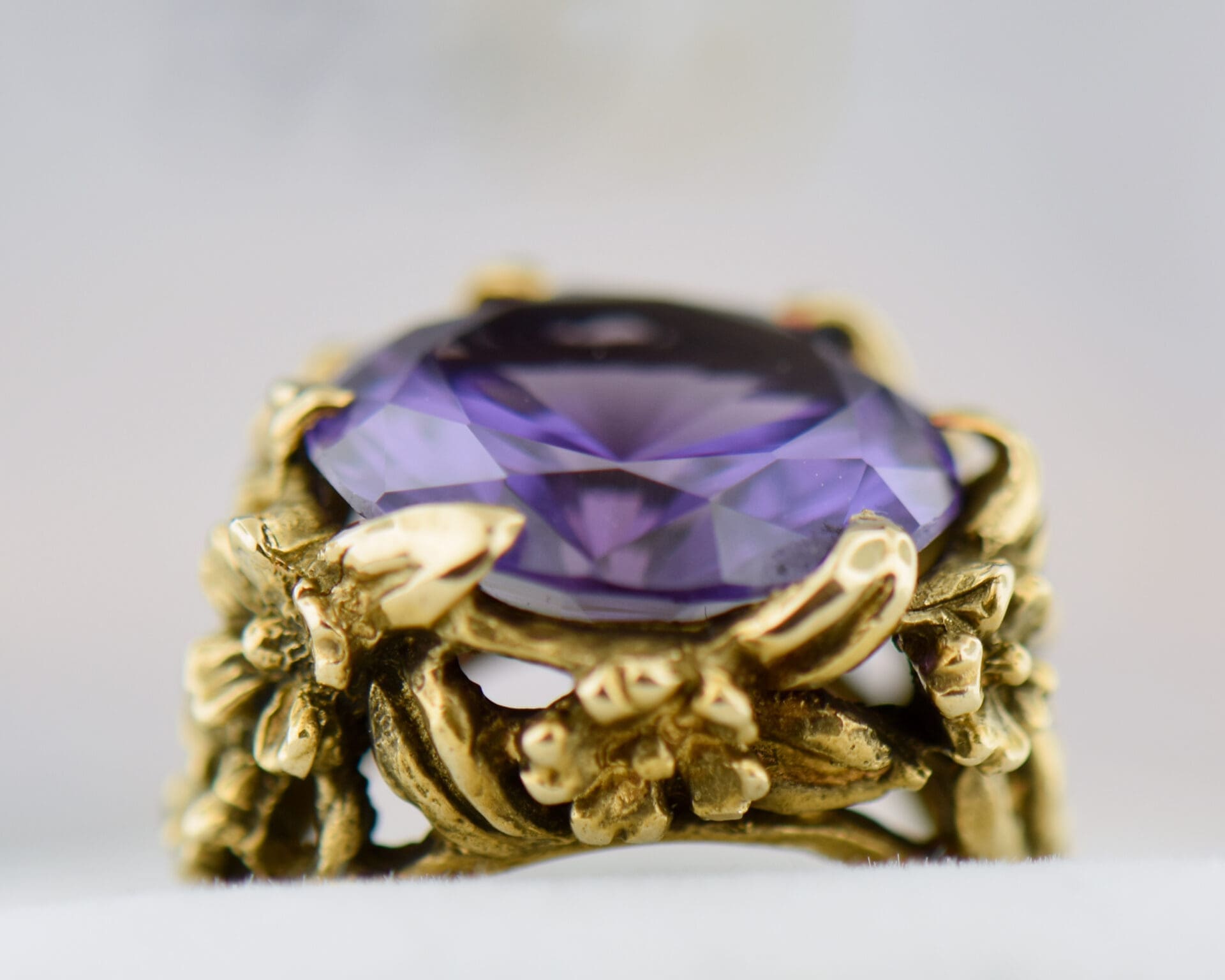 vintage 1960s carved floral ring with synthetic alexandrite 3