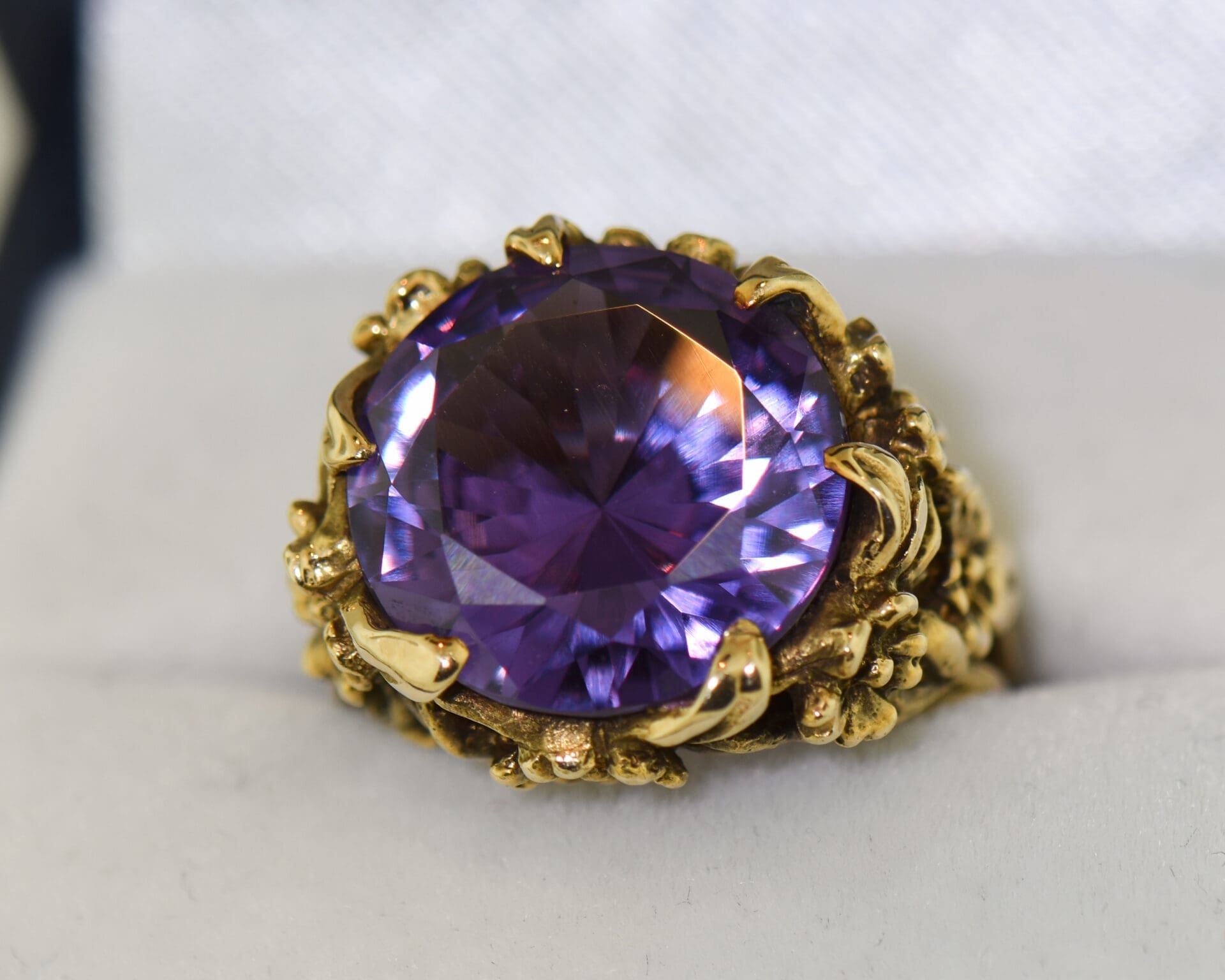 vintage 1960s carved floral ring with synthetic alexandrite 4