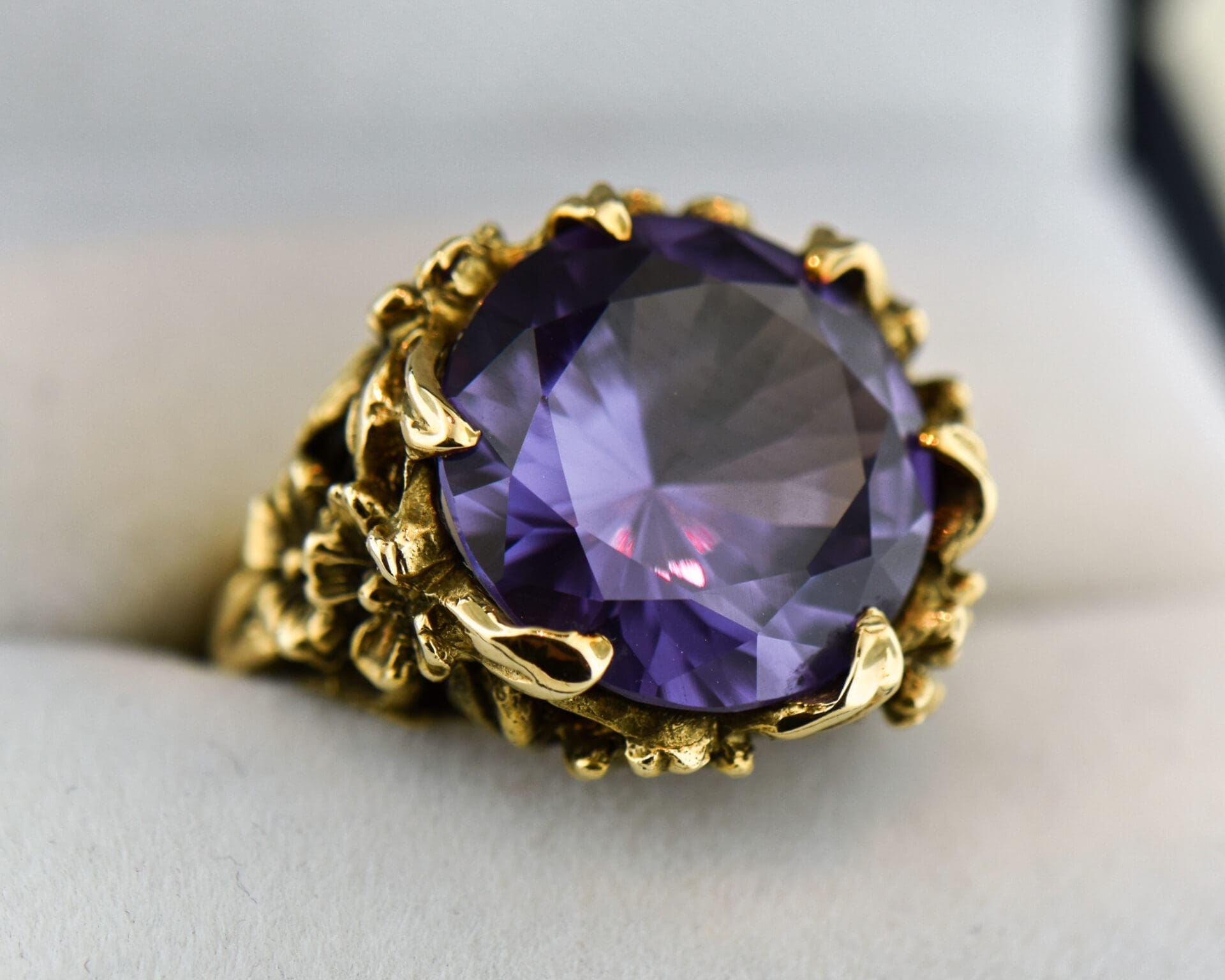 vintage 1960s carved floral ring with synthetic alexandrite