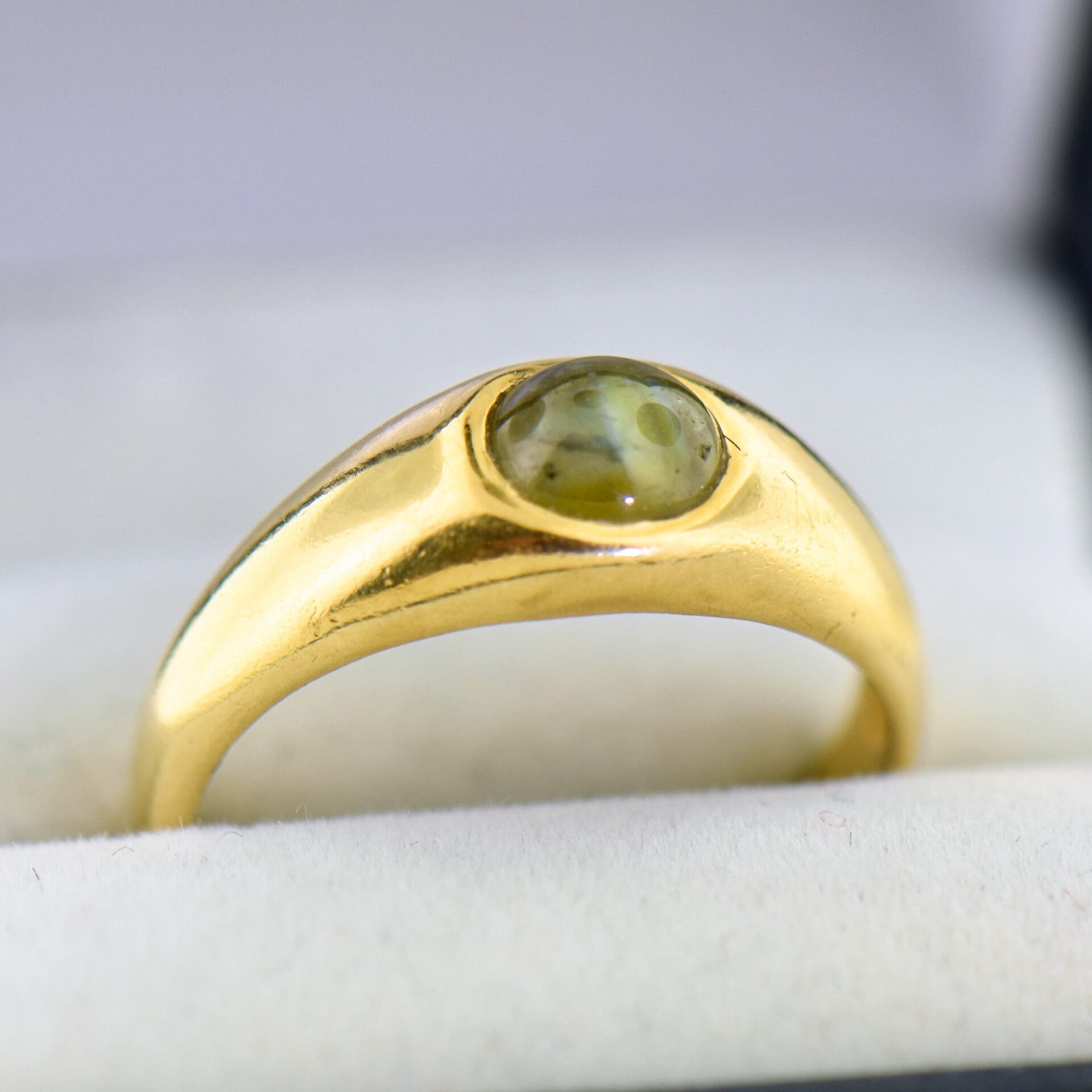 vintage gents gold gypsy ring with cats eye chrysoberyl 2