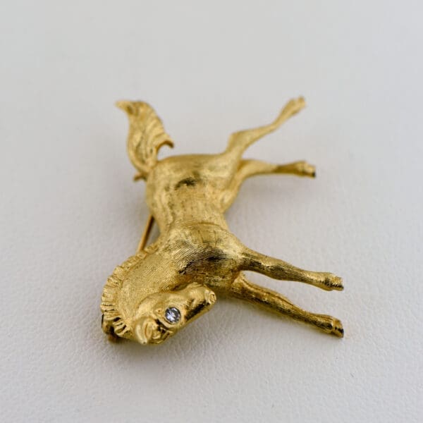 adorable pony pin gold equestrian brooch 4