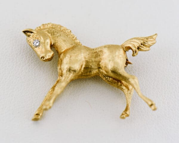 adorable pony pin gold equestrian brooch