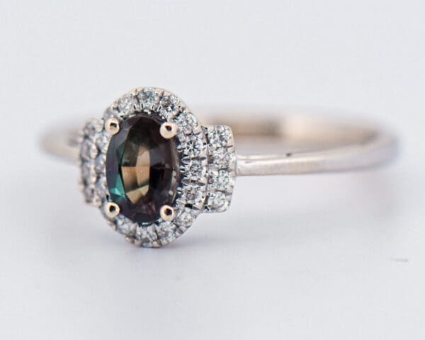brazilian alexandrite and diamond ring with strong color change 3