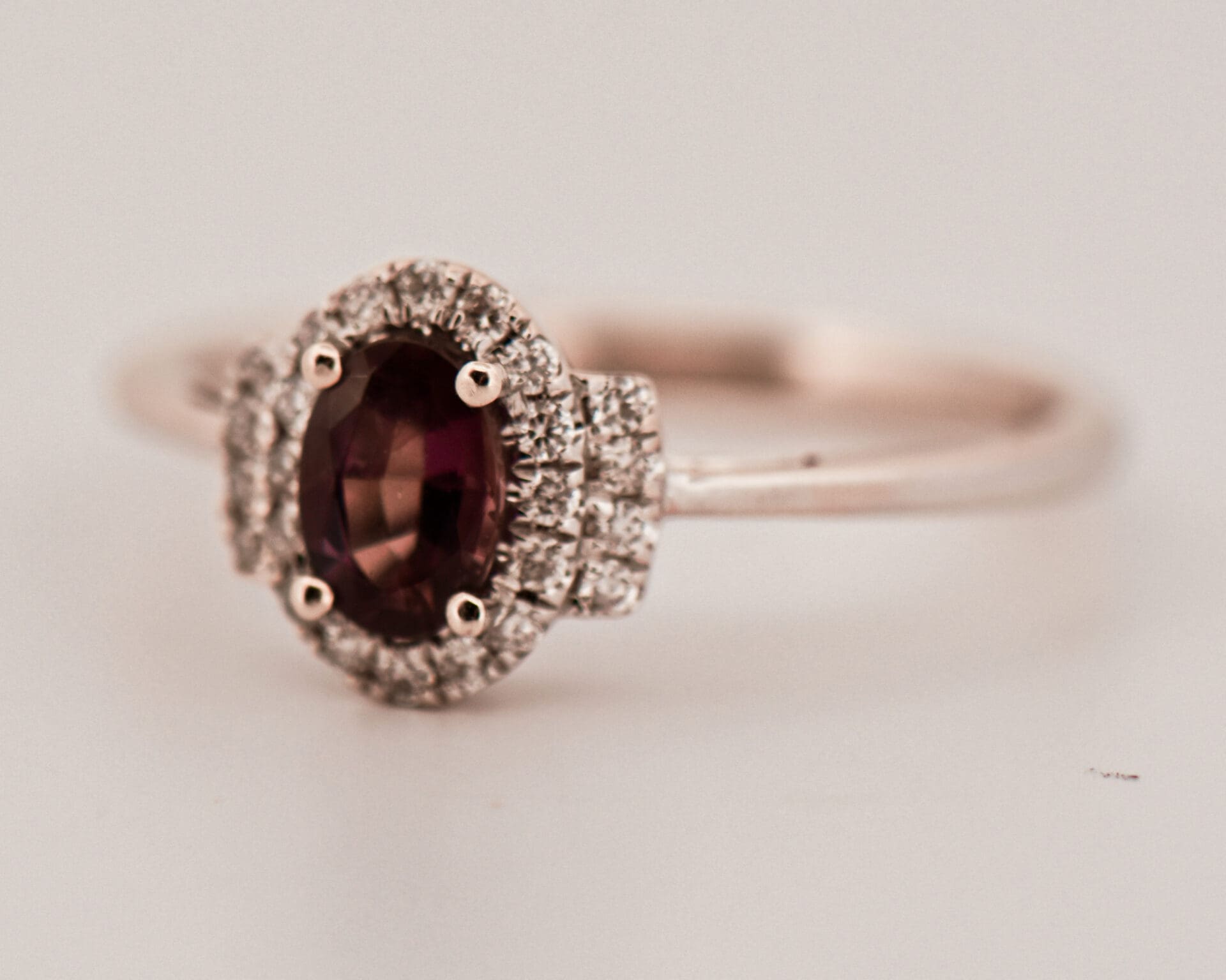 brazilian alexandrite and diamond ring with strong color change 4