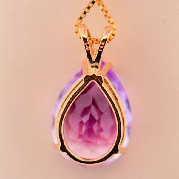 medium violet color amethyst solitaire pendant in 14k yellow gold 3