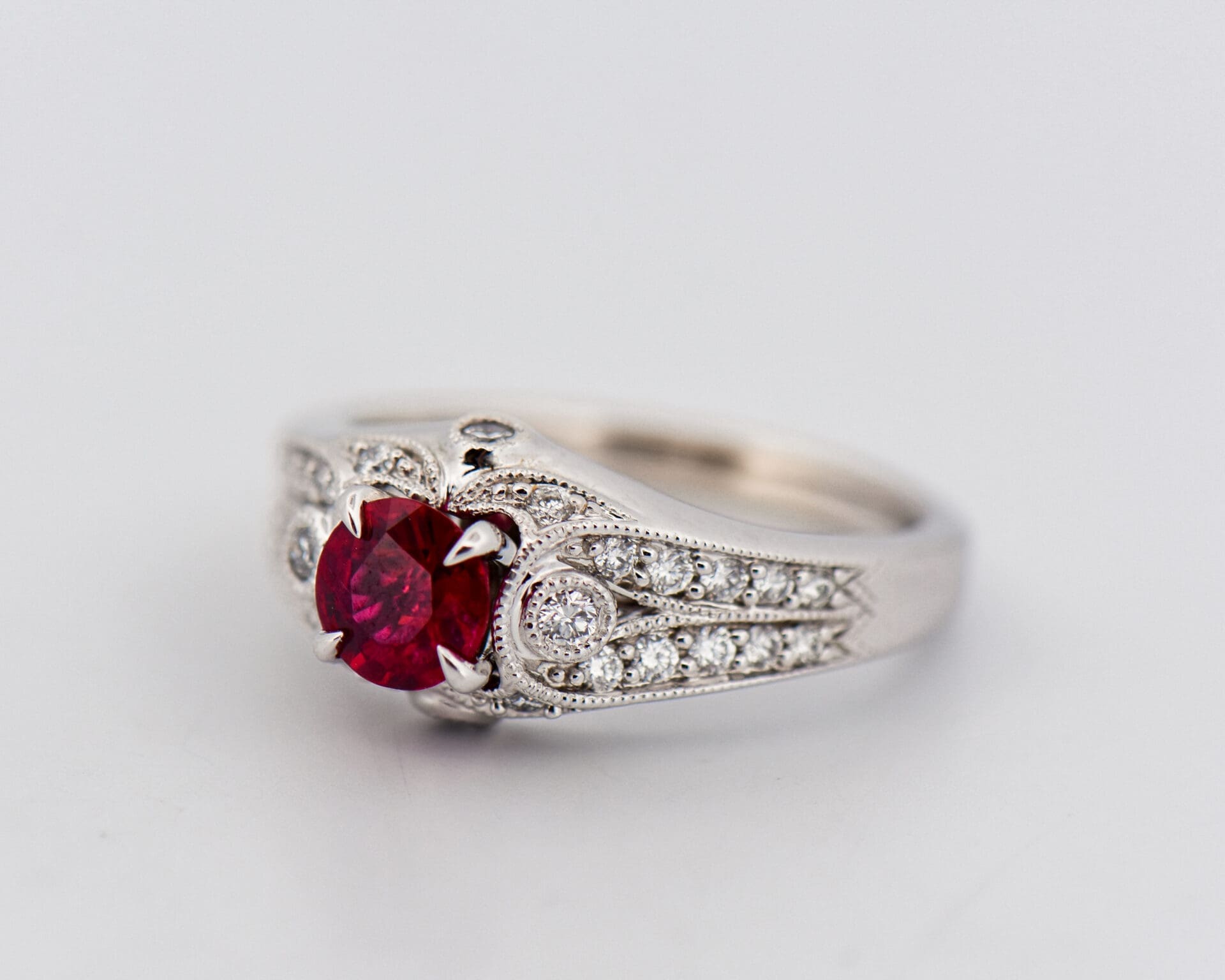 vintage style top quality burma ruby and diamond ring
