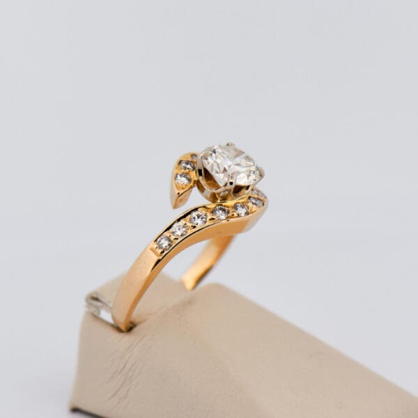 estate gold swirl ring with 1.5ct diamond center 4