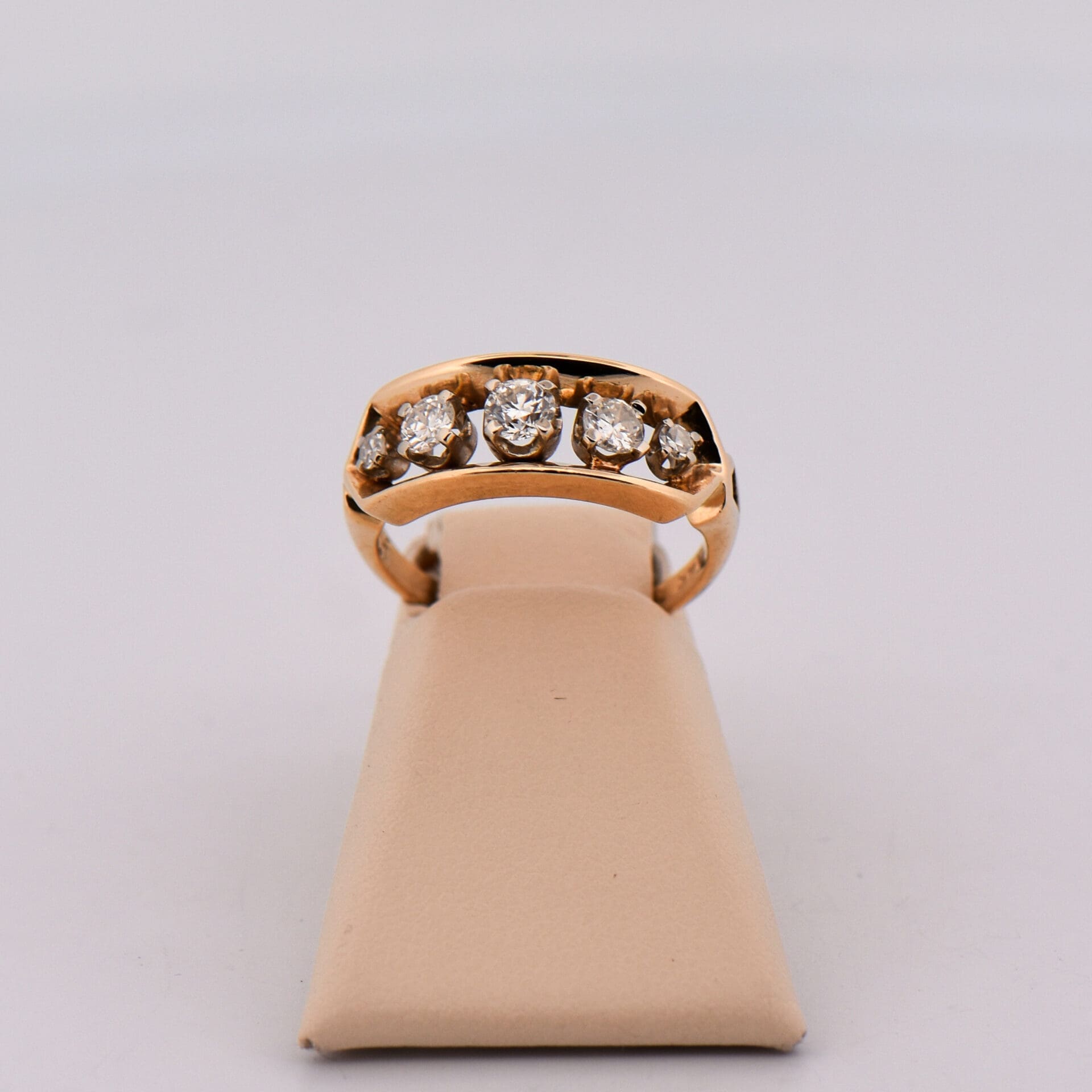 vintage gold and diamond 5 stone ring 4
